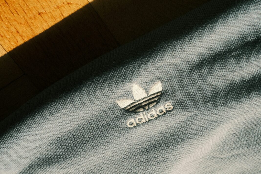 10 ไอเดียแมทช์ เสื้อผ้าอิดิดาส สไตล์สปอร์ตสุดชิค